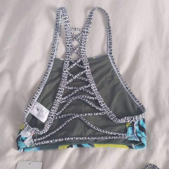 Body Glove swimsuit - Picture 2 of 2